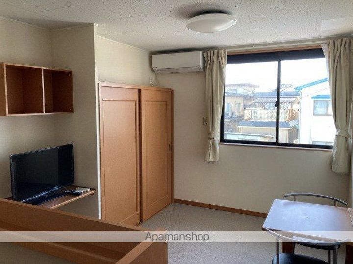 レオパレス薬師203の居間