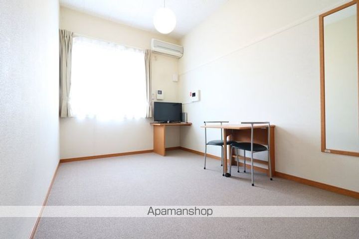 レオパレスコート ひこね206の居間