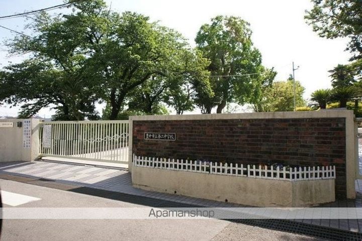 ウエストリバーの周辺