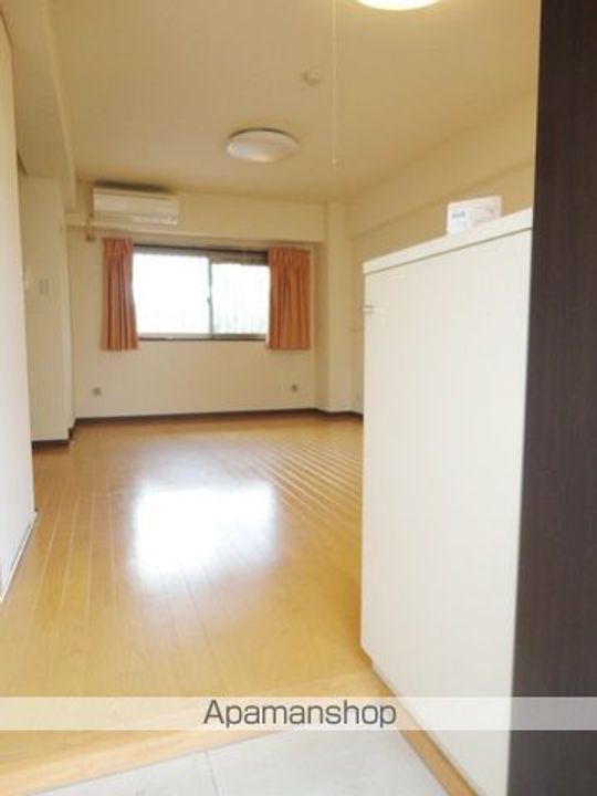 すかる梅満の内装