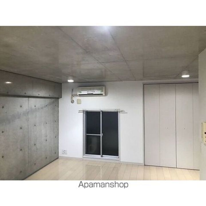 PRECIOUS SITE302の居間