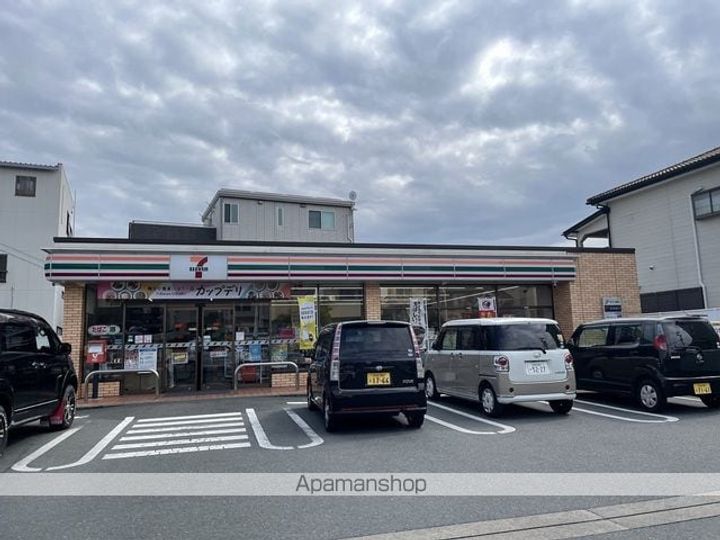 レオパレスクローバーの周辺