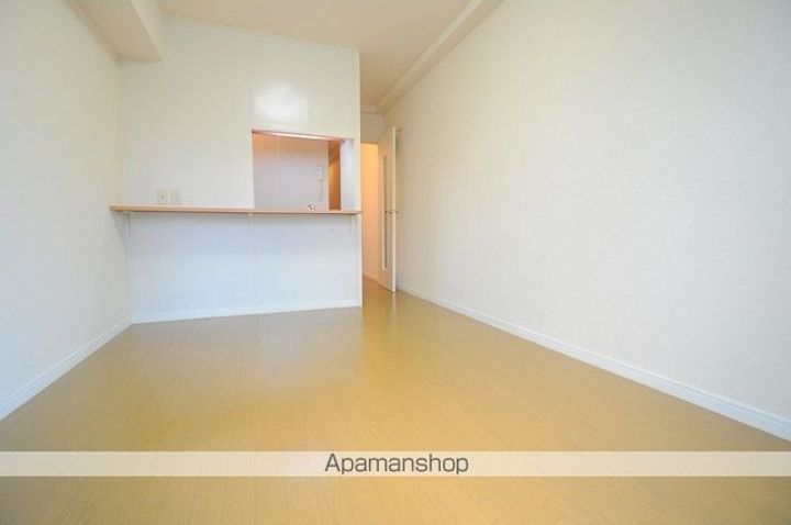 レオパレス吉原106の居間