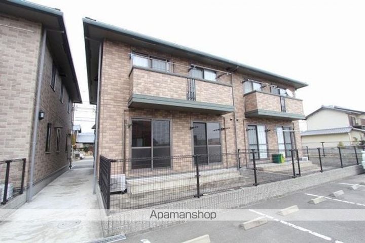 香川県高松市松縄町の賃貸アパートの外観