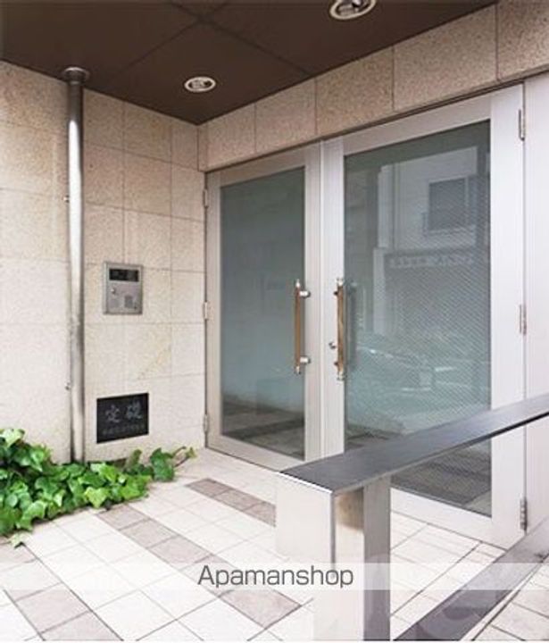 愛知県名古屋市東区泉2丁目の賃貸マンションの外観