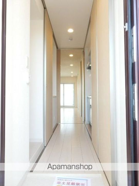 千葉県千葉市稲毛区小仲台6丁目の賃貸マンションの玄関