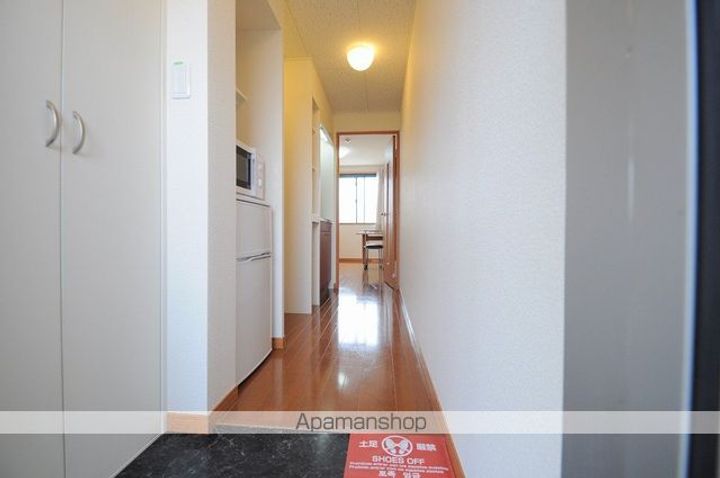 レオパレスA&Kの玄関