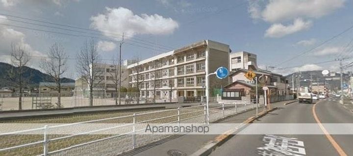 香川県綾歌郡綾川町滝宮の賃貸アパートの周辺