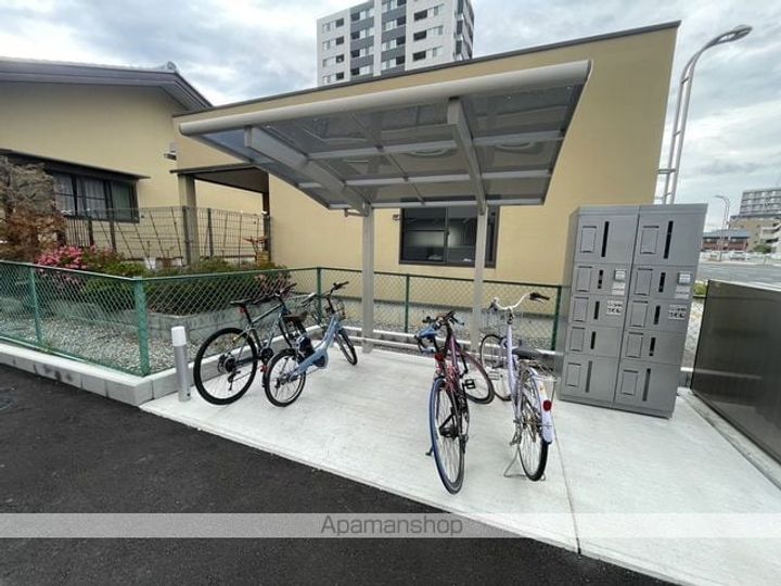 コラージュくりたの周辺