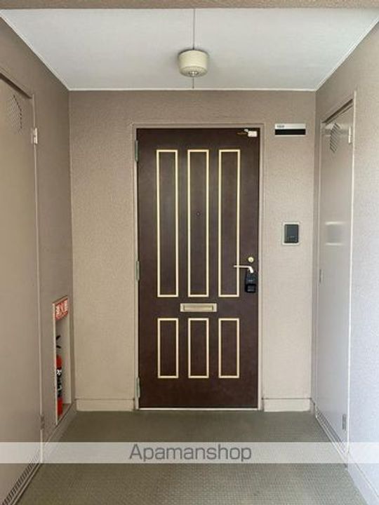 香川県高松市築地町の賃貸マンションの玄関
