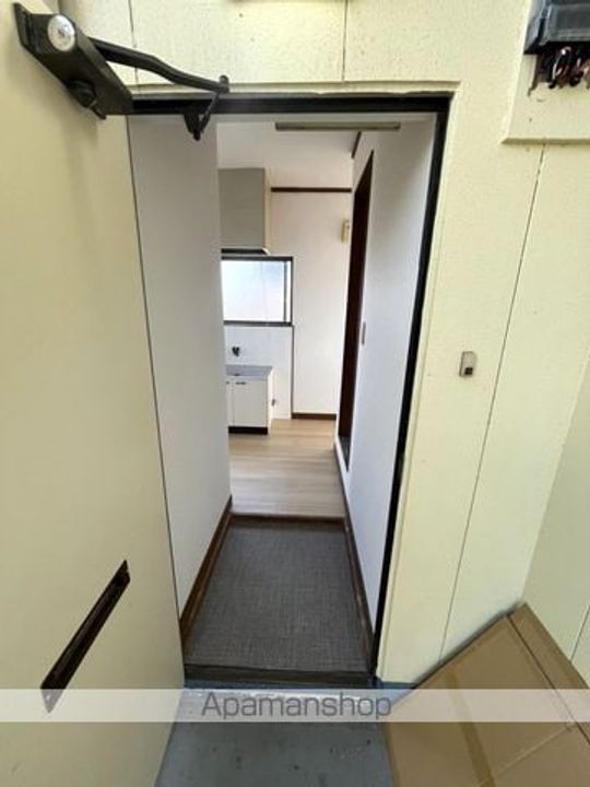 村山ハイツDの玄関