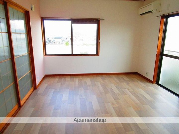 ヴィラ藍住201の居間