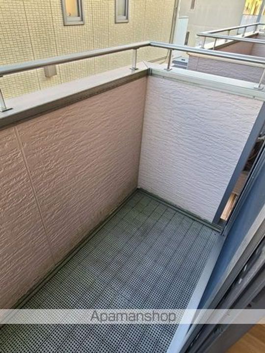 WELLVILLA 笠原203の玄関