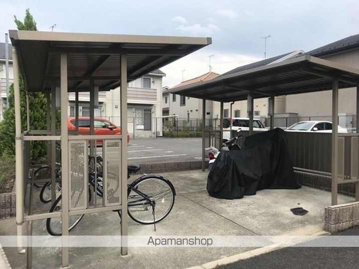レセンテ出町 C棟の内装