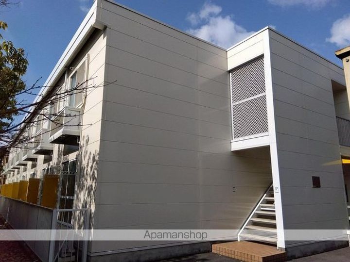 香川県坂出市久米町1丁目の賃貸アパートの外観