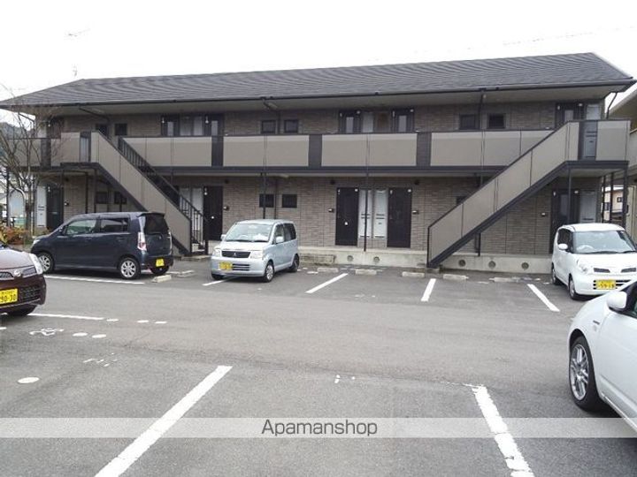 ベルシャトル B棟の外観