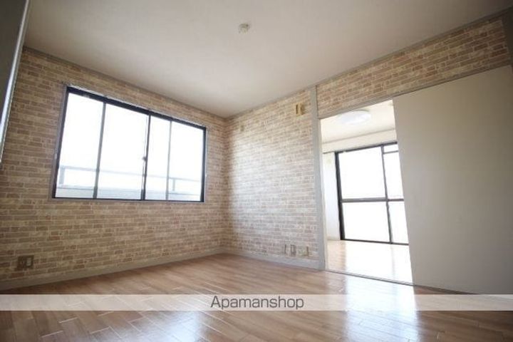 サンクレスト老松の居間