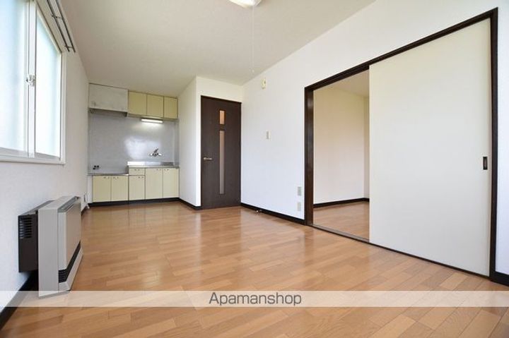 パステルコートミナト207の居間