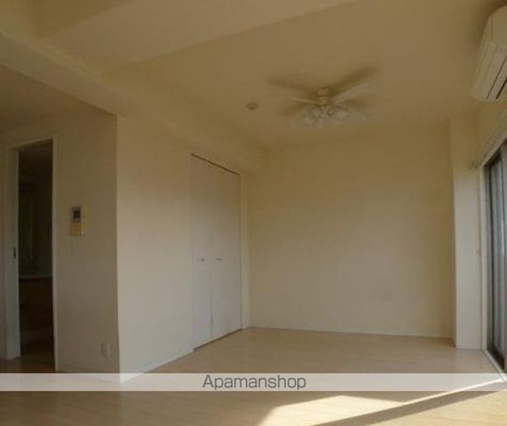 香川県高松市花園町1丁目の賃貸マンションの内装