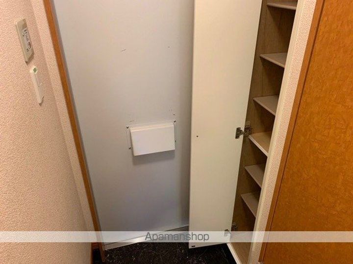 北海道函館市美原2丁目の賃貸アパートの玄関