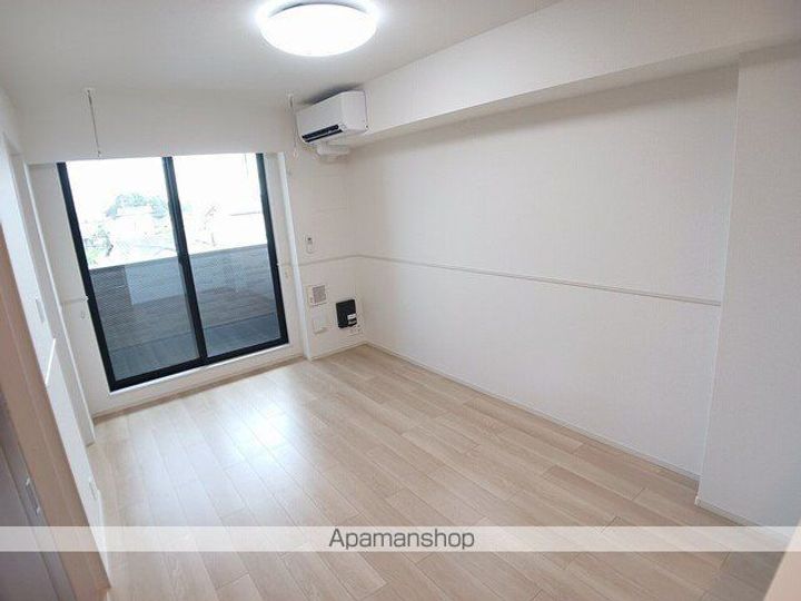 ヒカルサ土浦神立ウエストの居間