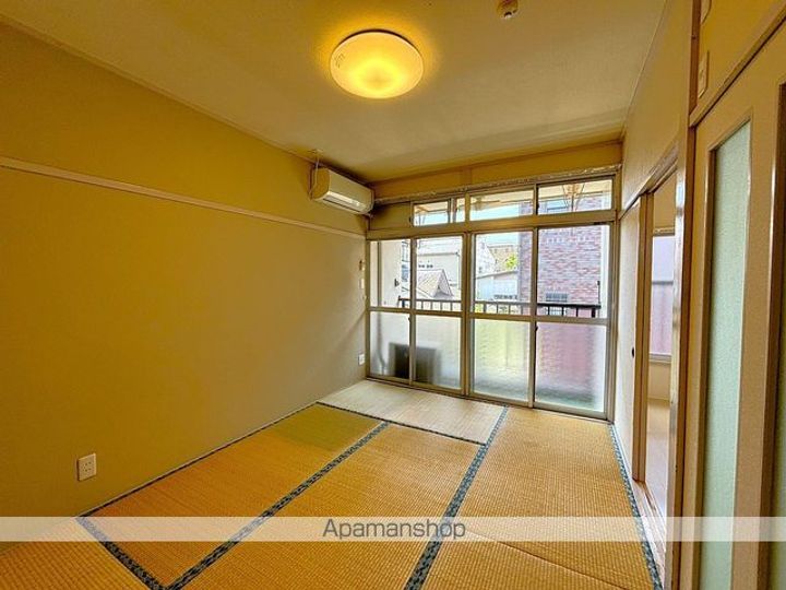 C.YAMANAKA202の居間