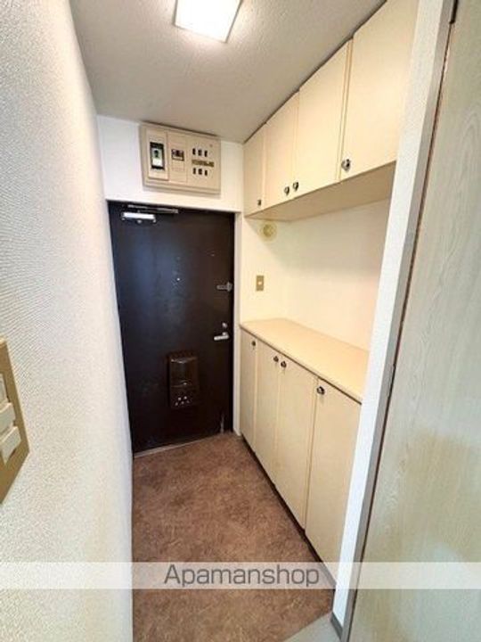 山口ビルの玄関