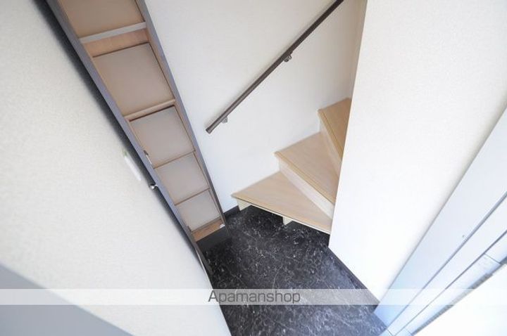 レオネクストクレストタウンCの玄関