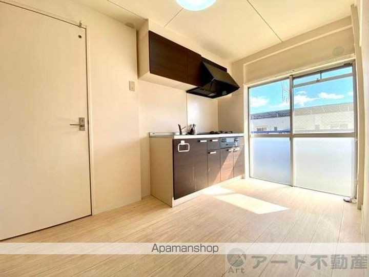 アルト堀江 1号棟の居間