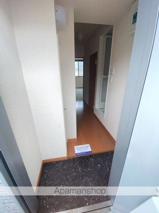 レオパレスメゾン ド アキの玄関