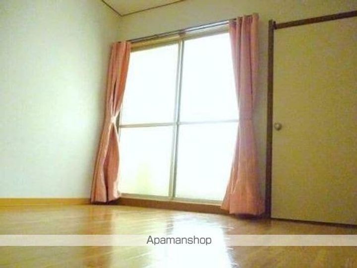 横山荘東の内装