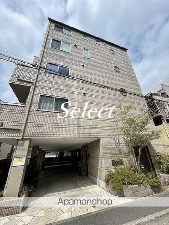 LAPORTEの外観