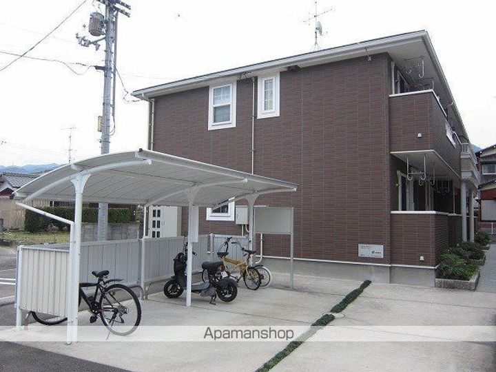 愛媛県新居浜市星原町の賃貸アパートの外観