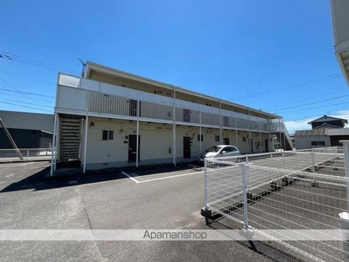 香川県高松市小村町の賃貸アパートの外観