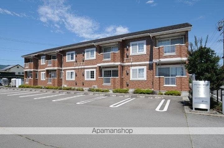 アンソレイエ Bの外観