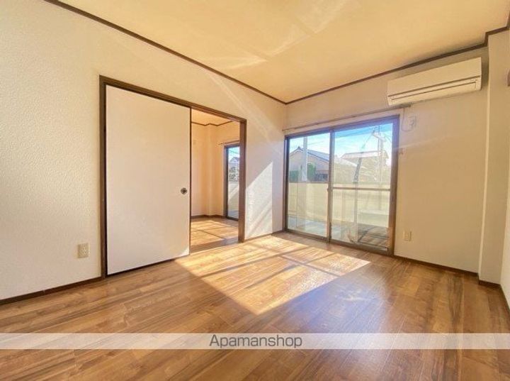 ハイツ・ユーの居間