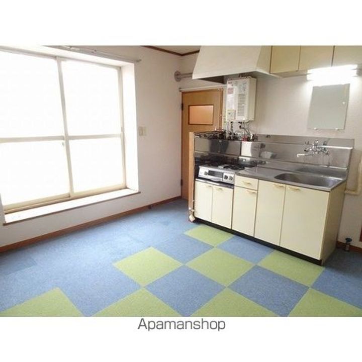 マルシゲハイツ泉8の居間