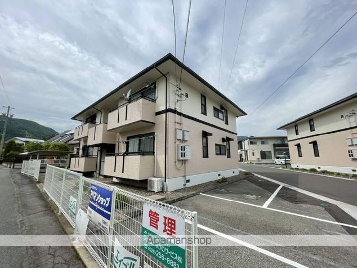 ドルチェカーザB棟の外観