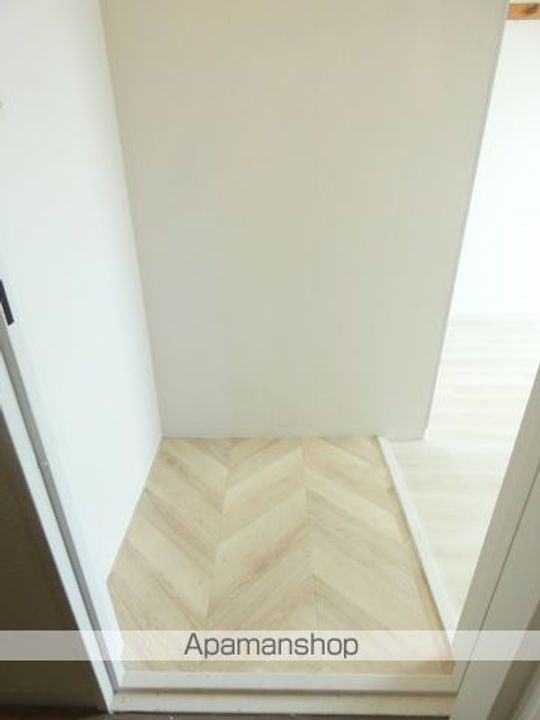 リベラル大宮102の玄関