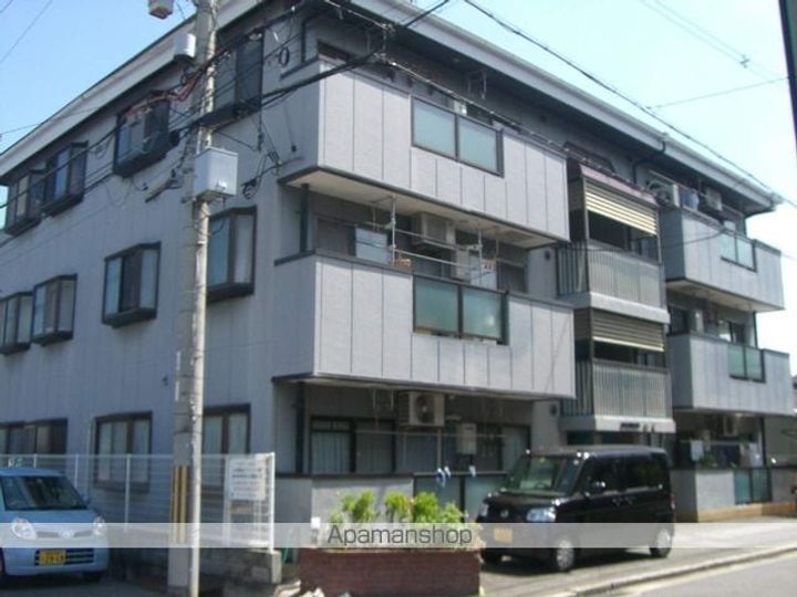 アパートメント初芝の外観