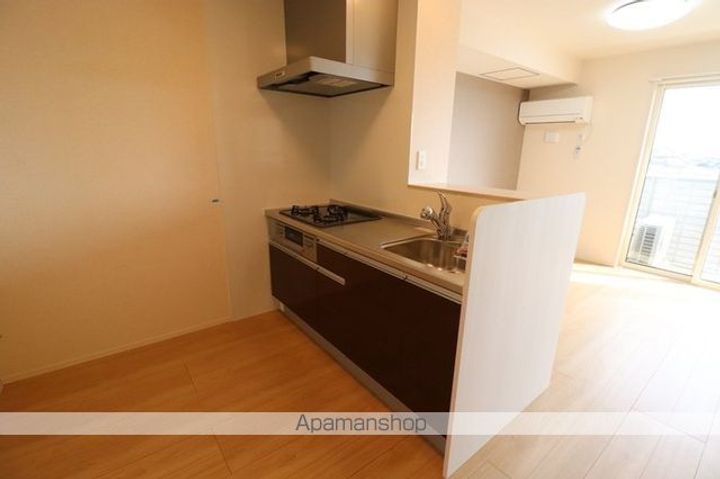 プレミアムⅩⅠ・ⅩⅡ番館 B棟205のキッチン