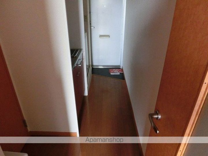 レオパレス日置通りの玄関