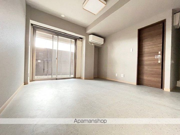 バックス大津雄琴レイクヒルズ101の居間