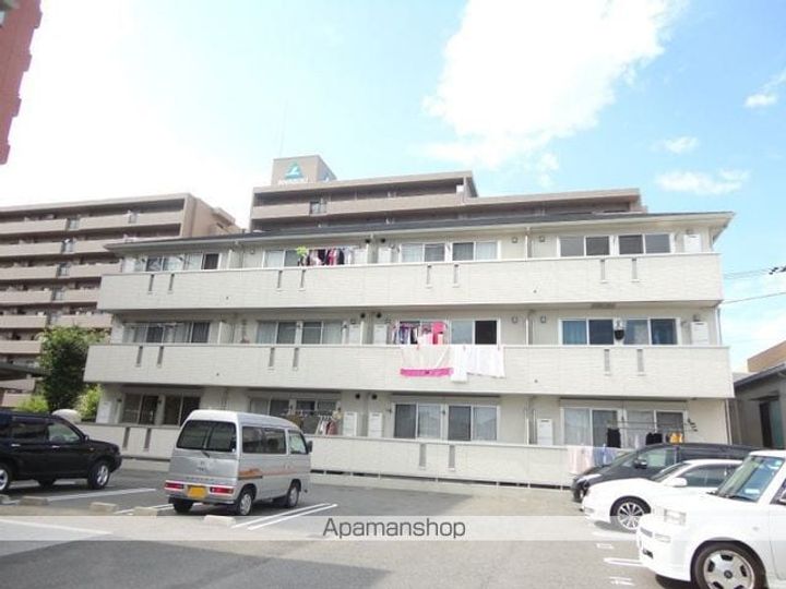 リビングタウン北川添 A棟の外観