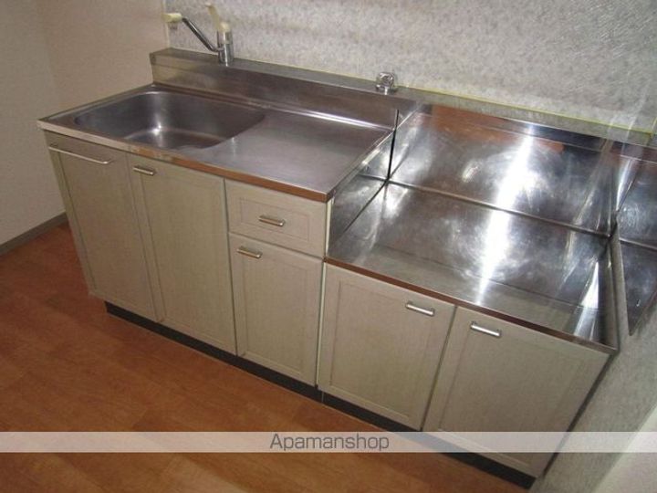 ガーデンパレス宮下B107のキッチン