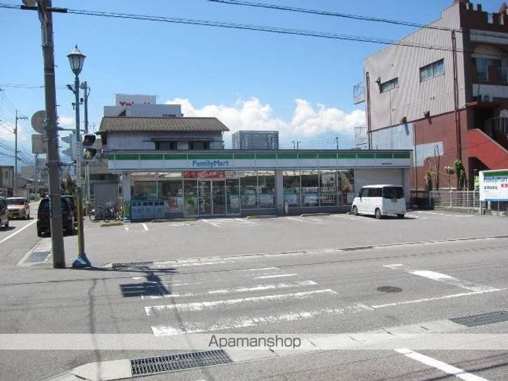 ファミール徳常163の周辺