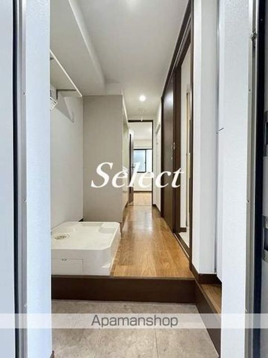 神奈川県横浜市磯子区中浜町の賃貸アパートの玄関