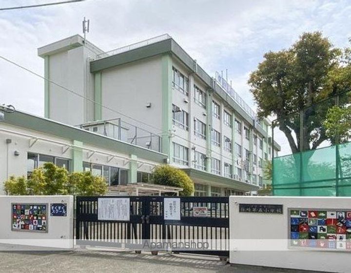 ヴィーナステージの周辺