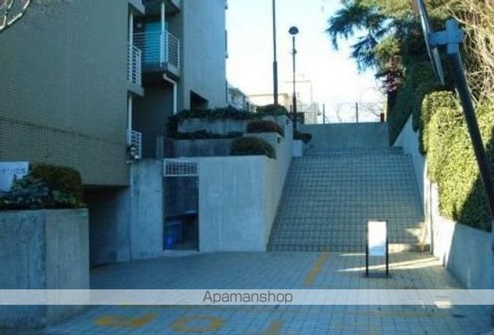 エルハイツ成増W棟の外観