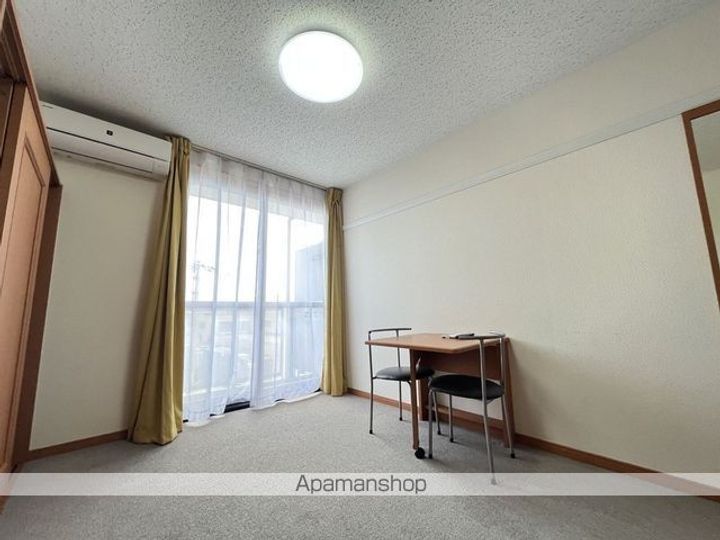 レオパレスセカンドの居間